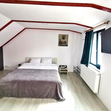 ブラショフCasa J. Gusbethアパートメント エクステリア 写真
